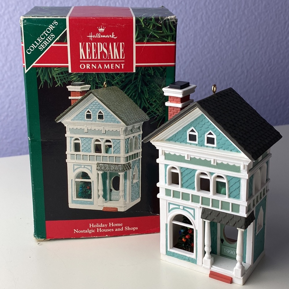 1990 Hallmark Collectible 1990 Nostalgic Houses & Shops 7th Holiday Home - Picture 2 of 9